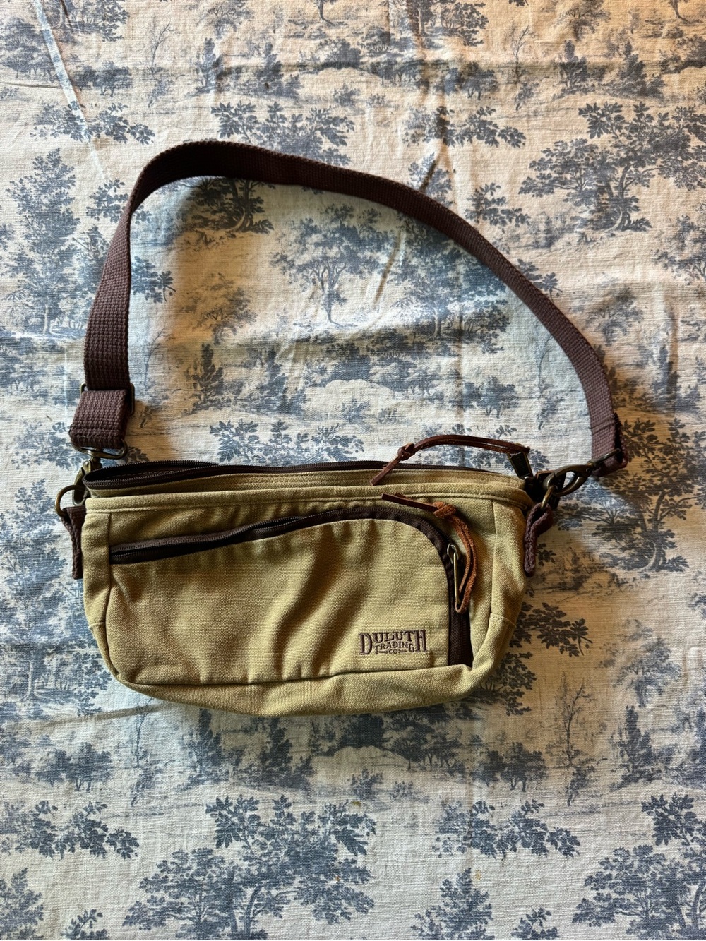 Duluth Trading Co Olive Canvas Belt Bag with Brown Strap